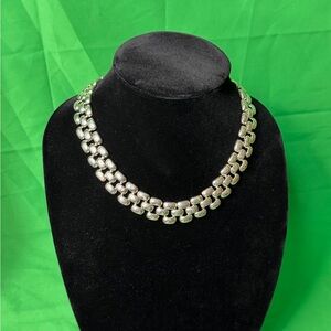 Elegant silver  Necklace vintage